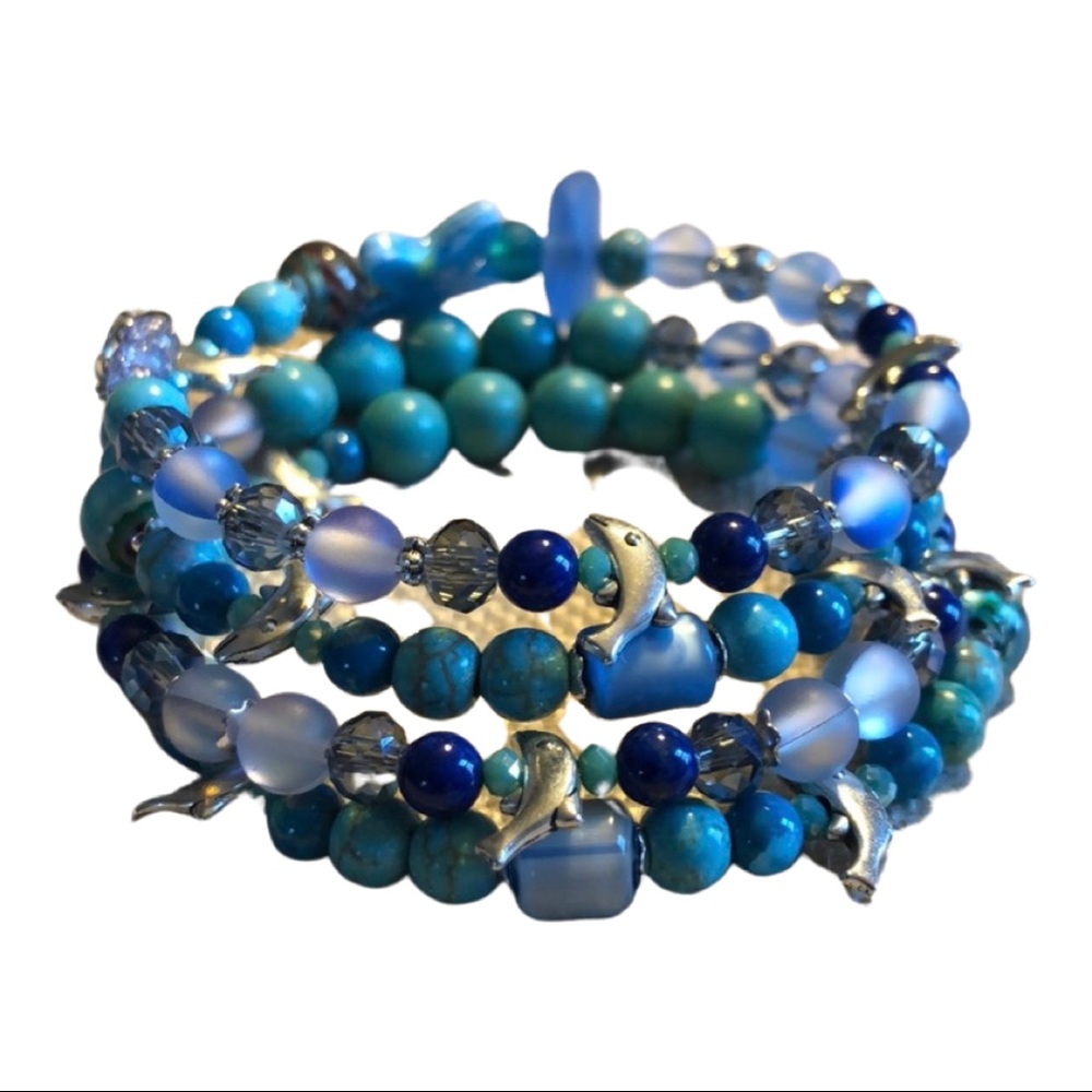 Handcrafted Dolphin gemstone bracelet - Picture 1 of 7